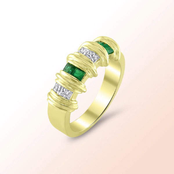 Ladies 14k. 2 Tone Diamond Emerald ring 0.63Ct.