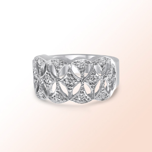 Ladies 14k.w. diamond Band 0.55Ct.