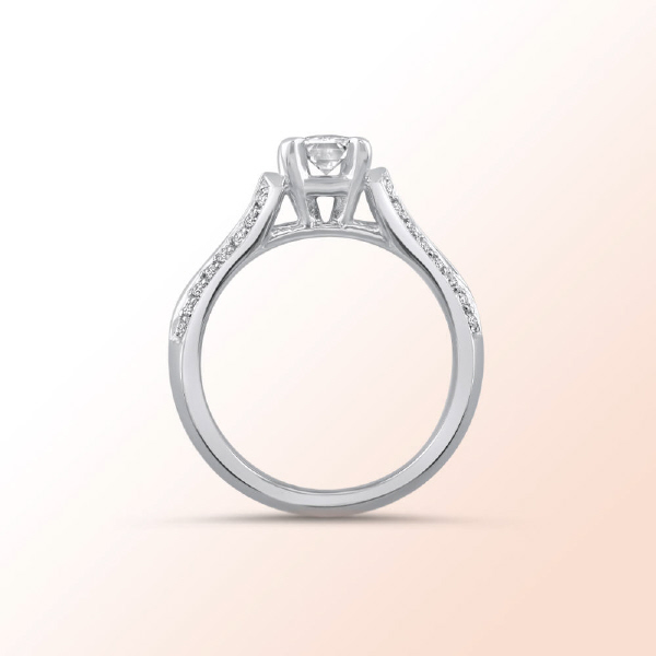 Ladies 14k.w. Emerald cut Diamond Ring 0.77Ct.