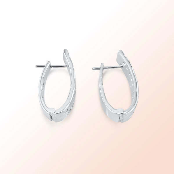 18k. w. Gold Diamond Earrings 0.25Ct.