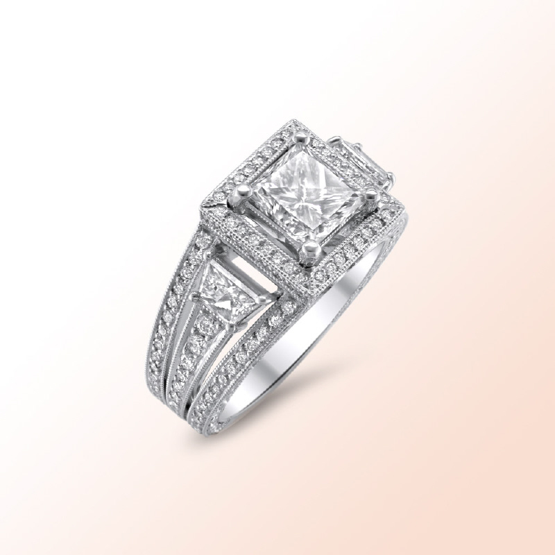 Ladies Vintage Platinum Diamond ring 3.40Ct. Color: J Clarity: VS1