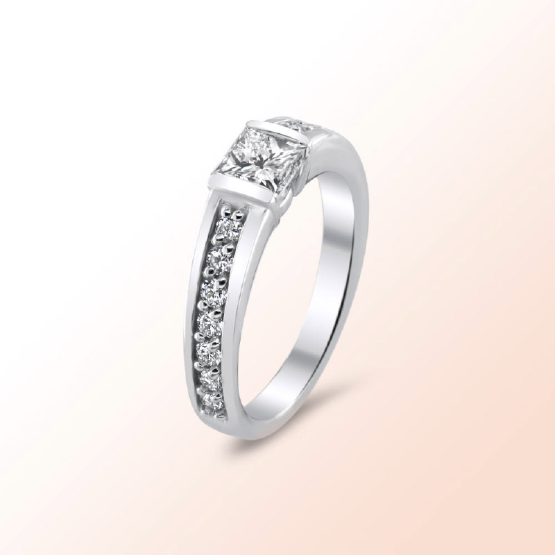 14k.w. Gold Princess cut Diamond Engagment Ring   1.09Ct. Color: J Clarity: VS1